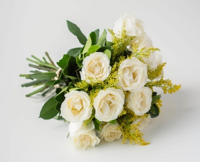 Buquê de 12 Rosas Brancas