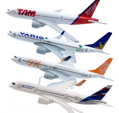 KIT 4 MINIATURAS COLECIONÁVEIS METAL AVIÃO COMERCIAL BOEING AIRBUS 
