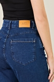 Calca Mom Jeans Catarina Loofting