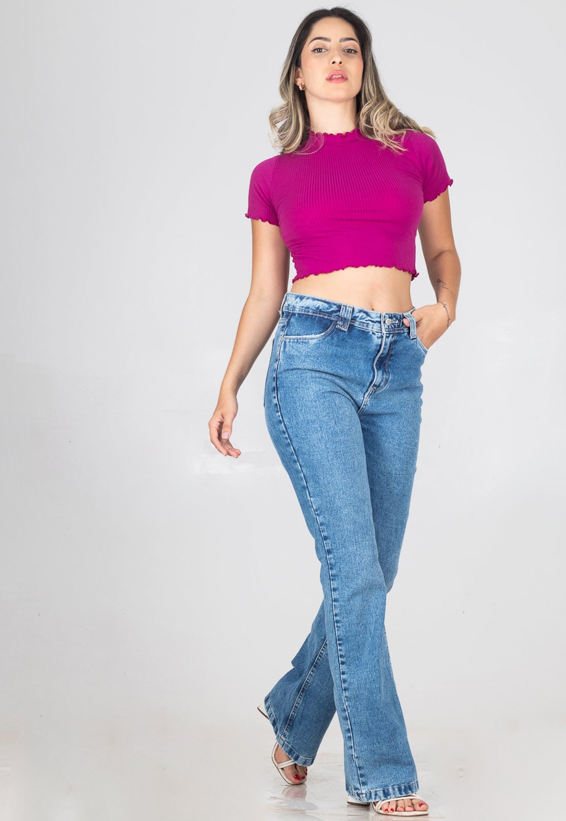 Calça Jeans Flare Feminina Cintura Alta Barra Tradicional