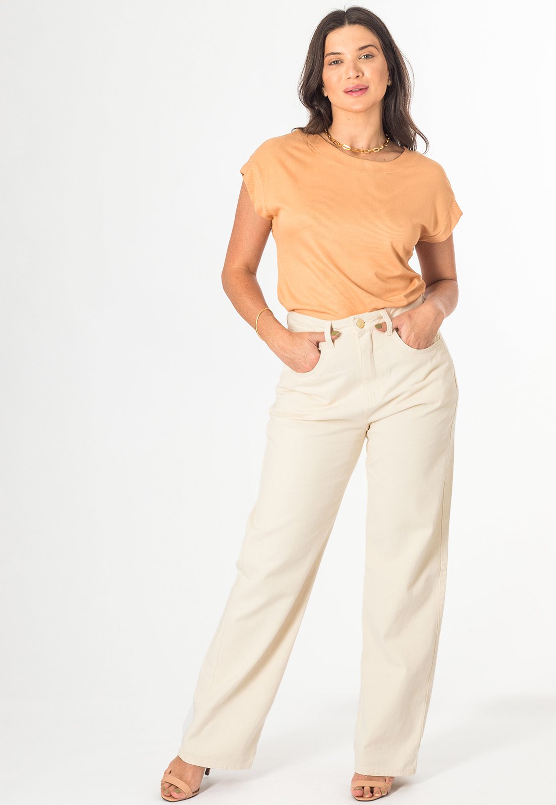 Calça Jeans Wide Leg Off White Cintura Alta Bolsos Casual